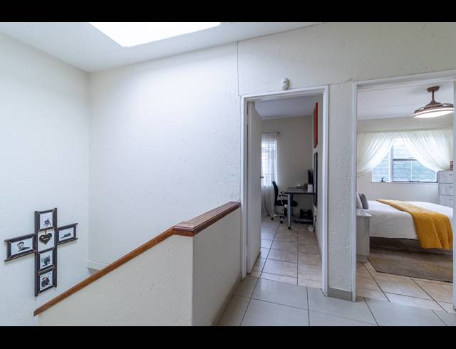 3 BEDROOM TOWNHOUSE FOR SALE IN GLENVISTA